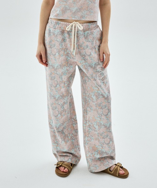 Mardi Mercredi(マルディメクルディ)の「JOGGER PANTS FLEUR FLOWER / ジョガー パンツ フルール フラワー(スウェットパンツ・レディース・ピンク/ブルー・FREE)」の5枚目の写真