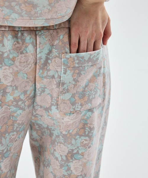 Mardi Mercredi(マルディメクルディ)の「JOGGER PANTS FLEUR FLOWER / ジョガー パンツ フルール フラワー(スウェットパンツ・レディース・ピンク/ブルー・FREE)」の11枚目の写真