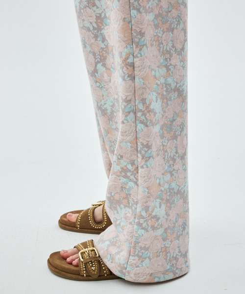 Mardi Mercredi(マルディメクルディ)の「JOGGER PANTS FLEUR FLOWER / ジョガー パンツ フルール フラワー(スウェットパンツ・レディース・ピンク/ブルー・FREE)」の10枚目の写真