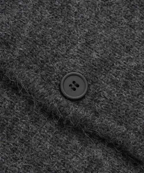 EXCONTAINER(エックスコンテナ)の「ヘアリー vneck クロップカーディガン (CHARCOAL)(カーディガン/ボレロ・メンズ・その他・MEDIUM/LARGE/X-LARGE)」の4枚目の写真