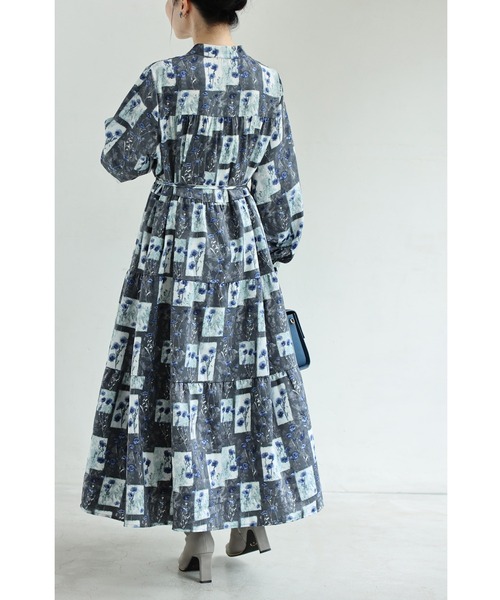 cawaii(カワイイ)の「ブルーポピーのパッチワーク風ロングワンピース(紐ベルト付き)(ワンピース・レディース・グレー・FREE)」の18枚目の写真