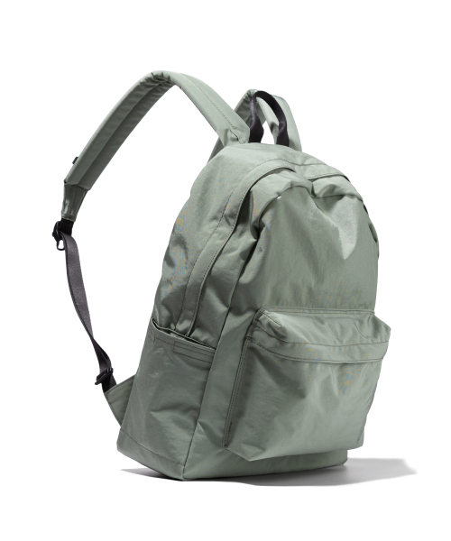 BUTDEEP(バッドディープ)の「824 EVERYDAY BACKPACK-DUSTY GREEN(バックパック/リュック・レディース・その他・FREE)」の2枚目の写真