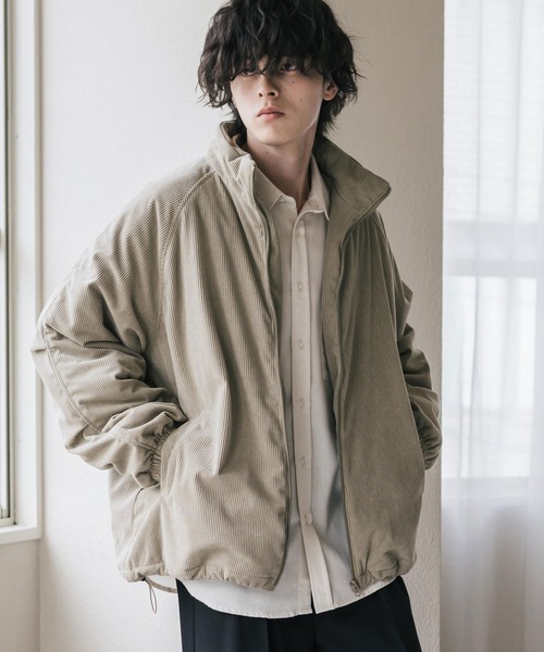 Rocky Monroe(ロッキーモンロー)の「コーデュロイ中綿スタンドブルゾン/オーバーサイズ中綿ジャケット(ブルゾン・メンズ・チャコール/ブラック/キャメル/カーキ/ベージュ/ブラウン・M/L/XL)」の4枚目の写真