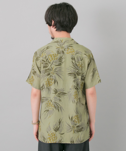 URBAN RESEARCH（アーバンリサーチ）の「UR ボタニカルレーヨンシャツ（シャツ/ブラウス・メンズ・カーキ/ネイビー・MEDIUM/LARGE）」の5枚目の写真