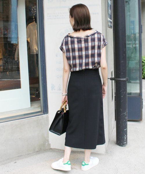 SLOBE IENA（スローブイエナ）の「マルチパターンVネックブラウス◆（シャツ/ブラウス・レディース・ブラック/イエロー/キャメル/ピンク・FREE）」の10枚目の写真