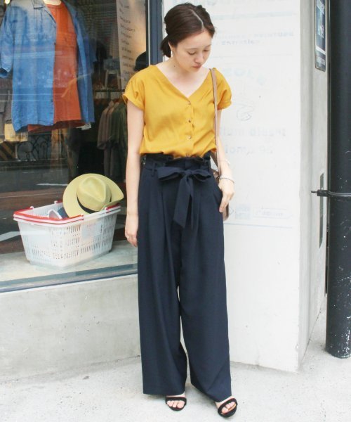 SLOBE IENA（スローブイエナ）の「マルチパターンVネックブラウス◆（シャツ/ブラウス・レディース・ブラック/イエロー/キャメル/ピンク・FREE）」の6枚目の写真