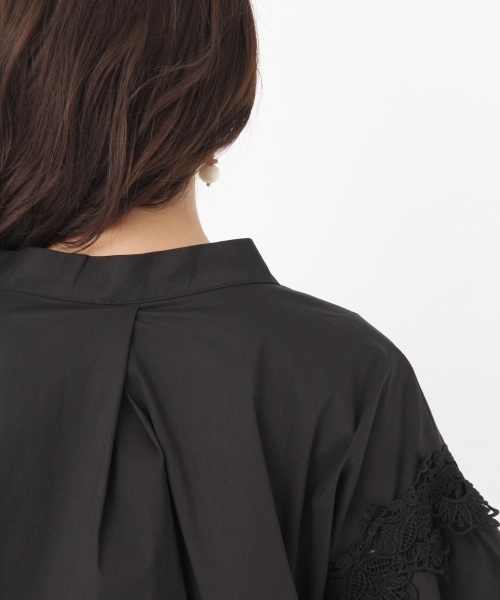 Andemiu（アンデミュウ）の「ヌケエリソデレースフリルブラウス769075（シャツ/ブラウス・レディース・ブラック/オフホワイト/キャメル・FREE）」の5枚目の写真