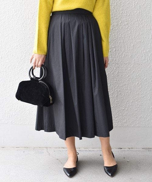 SHIPS(シップス)の「カラータックスカート22-1811(スカート・レディース・レッド/カーキ/ブラック・36/38)」の2枚目の写真