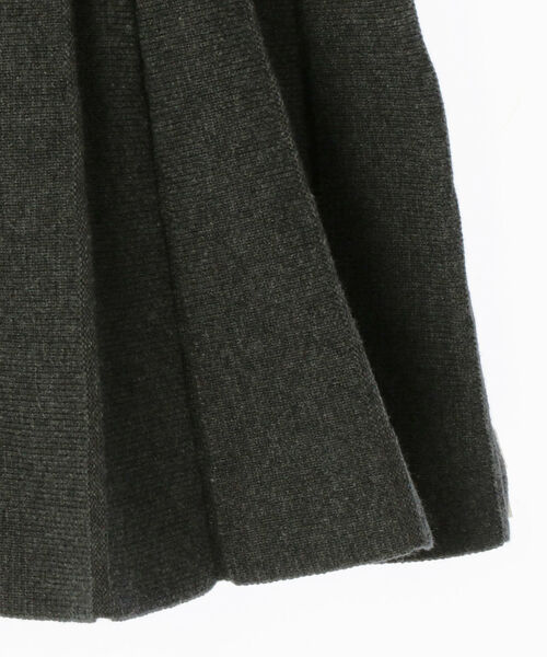 SHIPS(シップス)の「SHIPS KIDS:【洗えるニット】ニット プリーツ スカート(XS~XL)(スカート・キッズ・チャコールグレー/ネイビー・X-SMALL/SMALL/MEDIUM/LARGE/X-LARGE)」の4枚目の写真