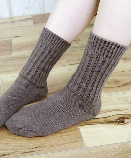 minia(ミニア)の「クルー丈太リブソックス ◆(ソックス/靴下・レディース・ベージュ/ブラウン/グレー/レッド/ブラック・FREE)」の3枚目の写真