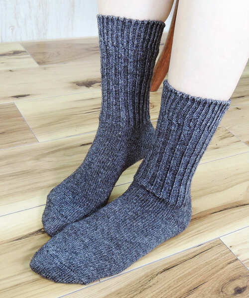 minia(ミニア)の「クルー丈太リブソックス ◆(ソックス/靴下・レディース・ベージュ/ブラウン/グレー/レッド/ブラック・FREE)」の1枚目の写真