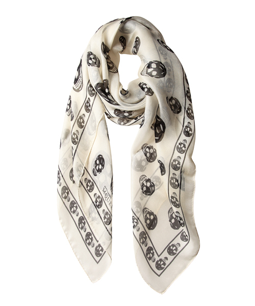 Alexander McQueen（アレキサンダーマックイーン）の「SCRF SKULL（マフラー・メンズ・その他1/その他2/その他3・FREE）」の3枚目の写真