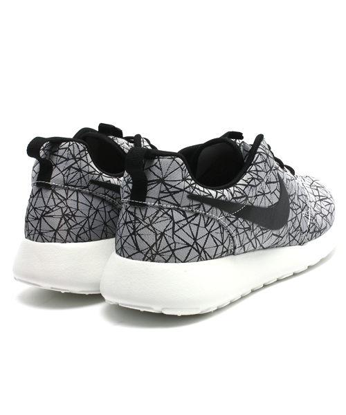 NIKE（ナイキ）の「ナイキ ローシラン プレミアム 総柄 NIKE ROSHERUN GPX PRM “Geometric” 631751-100（スニーカー・メンズ・ブラック・27cm/24.5cm/24cm/26cm）」の7枚目の写真