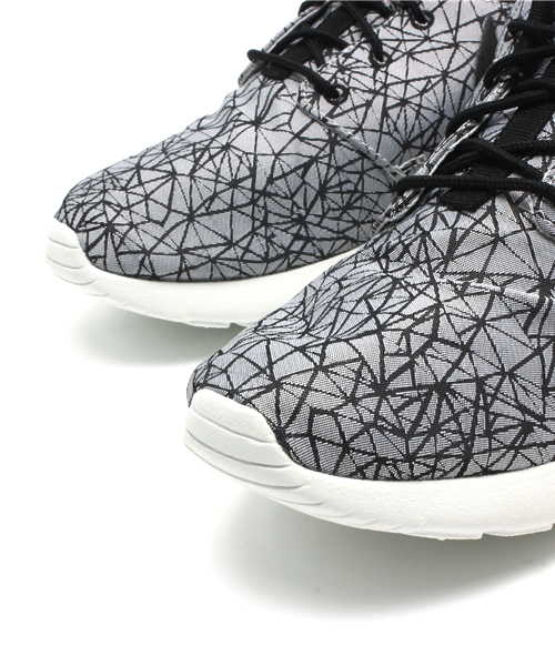 NIKE（ナイキ）の「ナイキ ローシラン プレミアム 総柄 NIKE ROSHERUN GPX PRM “Geometric” 631751-100（スニーカー・メンズ・ブラック・27cm/24.5cm/24cm/26cm）」の8枚目の写真