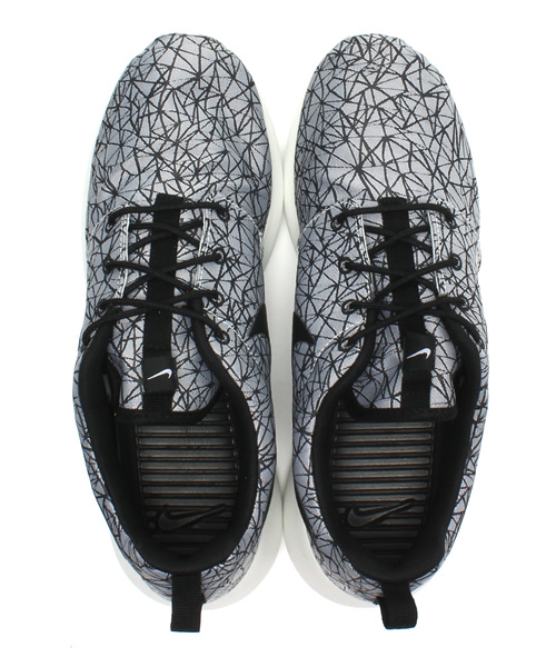 NIKE（ナイキ）の「ナイキ ローシラン プレミアム 総柄 NIKE ROSHERUN GPX PRM “Geometric” 631751-100（スニーカー・メンズ・ブラック・27cm/24.5cm/24cm/26cm）」の4枚目の写真