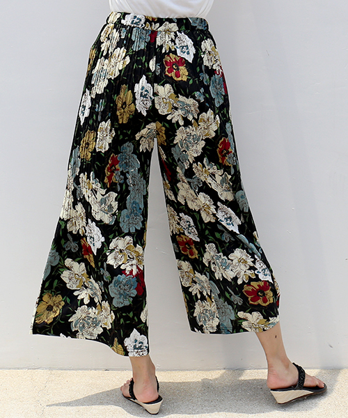 CHARM BERRY TIC（チャームベリーチック）の「花柄プリーツガウチョパンツ（その他パンツ・レディース・グリーン/ブラウン/ブラック・L/M）」の5枚目の写真