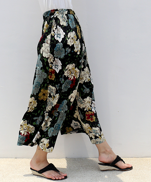 CHARM BERRY TIC（チャームベリーチック）の「花柄プリーツガウチョパンツ（その他パンツ・レディース・グリーン/ブラウン/ブラック・L/M）」の6枚目の写真