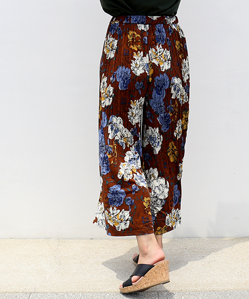 CHARM BERRY TIC（チャームベリーチック）の「花柄プリーツガウチョパンツ（その他パンツ・レディース・グリーン/ブラウン/ブラック・L/M）」の11枚目の写真