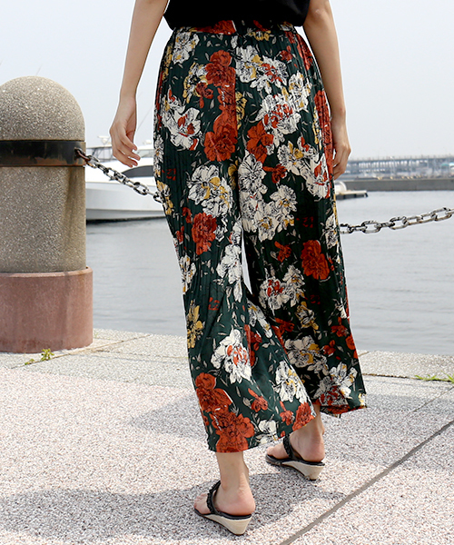 CHARM BERRY TIC（チャームベリーチック）の「花柄プリーツガウチョパンツ（その他パンツ・レディース・グリーン/ブラウン/ブラック・L/M）」の15枚目の写真