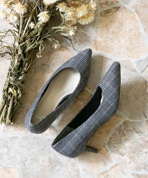 menue（メヌエ）の「イイ女ポインテッドシリーズ 5cm ピンヒールver. 歩きやすさもキレイも叶える ポインテッドトゥ ハイヒールパンプス（パンプス・レディース・アッシュグレー/カーキ/ブルー/ボルドー/グレー系その他/キャメル/ピンク系その他/レオパード/チェック/ブラック系その他3/ブラック系その他4/ベージュ系その他2/ブラック/ブラック系その他/ブラック系その他2/パイソン/ブラウン系その他・22cm/22.5cm/23cm/23.5cm/24cm/24.5cm/25cm/25.5cm/26cm/26.5cm/27cm/21cm/21.5cm/26.0cm/27.0cm）」の17枚目の写真