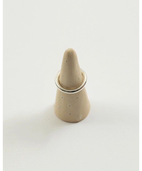 TODAYFUL(トゥデイフル)の「プレーンリング(リング・レディース・シルバー/ゴールド・#13/#11)」の2枚目の写真