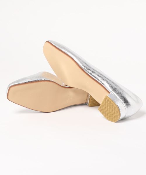 LE TALON（ルタロン）の「スクエアサイドオープンフラット（パンプス・レディース・ネイビー/シルバー/ブラック系その他/ホワイト/イエロー・23cm/23.5cm/24cm/24.5cm/25cm/22.5cm/22cm）」の7枚目の写真