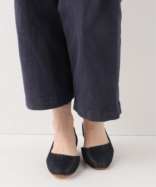 LE TALON（ルタロン）の「スクエアサイドオープンフラット（パンプス・レディース・ネイビー/シルバー/ブラック系その他/ホワイト/イエロー・23cm/23.5cm/24cm/24.5cm/25cm/22.5cm/22cm）」の9枚目の写真