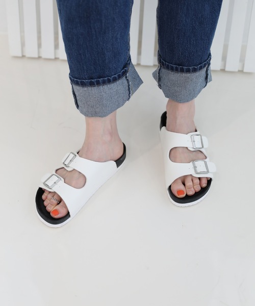 by muni:r(バイ ムニール)の「カジュアル ストラップ バッグルサンダル(サンダル・レディース・ホワイト・SMALL/MEDIUM/LARGE)」の5枚目の写真