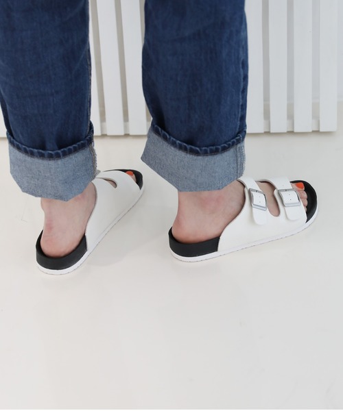 by muni:r(バイ ムニール)の「カジュアル ストラップ バッグルサンダル(サンダル・レディース・ホワイト・SMALL/MEDIUM/LARGE)」の7枚目の写真