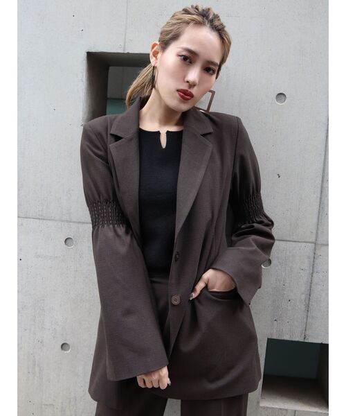 EMODA（エモダ）の「シャーリングスリーブジャケット（テーラードジャケット・レディース・ブラウン/その他/その他1・FREE）」の4枚目の写真
