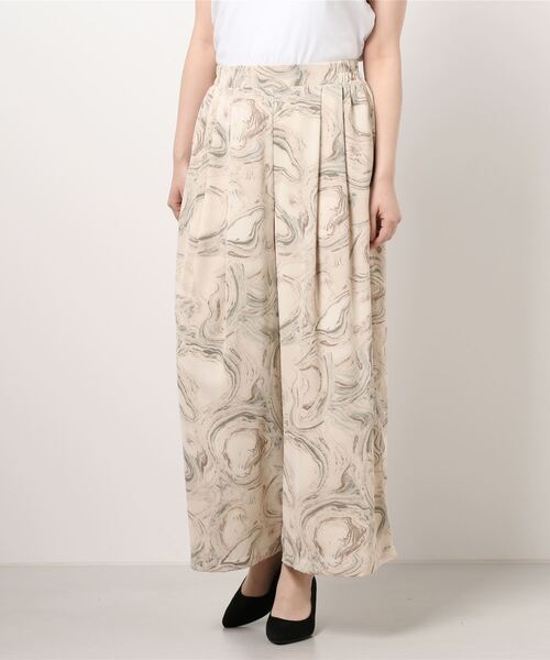 INTERPLANET(インタープラネット)の「マーブルプリントタックフレアースカンツ(その他パンツ・レディース・オリーブ/ベージュ・FREE)」の2枚目の写真