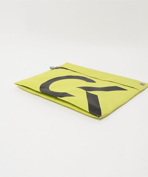 Calvin Klein（カルバン・クライン）の「CALVIN KLEIN / クラッチバック（クラッチバッグ・メンズ・イエロー・FREE）」の3枚目の写真