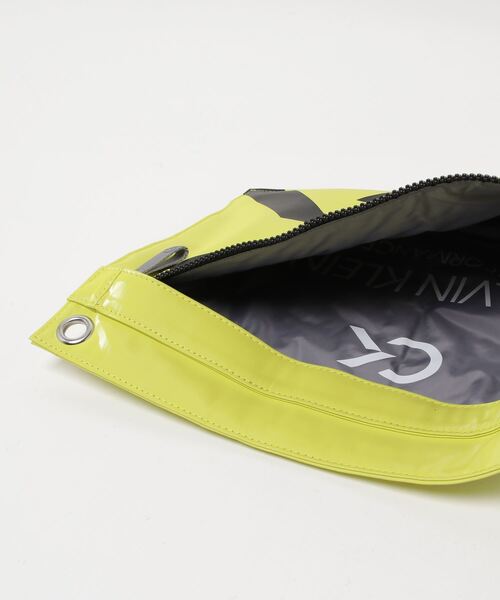 Calvin Klein（カルバン・クライン）の「CALVIN KLEIN / クラッチバック（クラッチバッグ・メンズ・イエロー・FREE）」の4枚目の写真