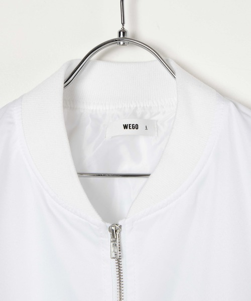 WEGO（ウィゴー）の「WEGO/フォトグラフィックMA－1（ミリタリージャケット・メンズ・ホワイト/ブラック・MEDIUM/LARGE）」の4枚目の写真