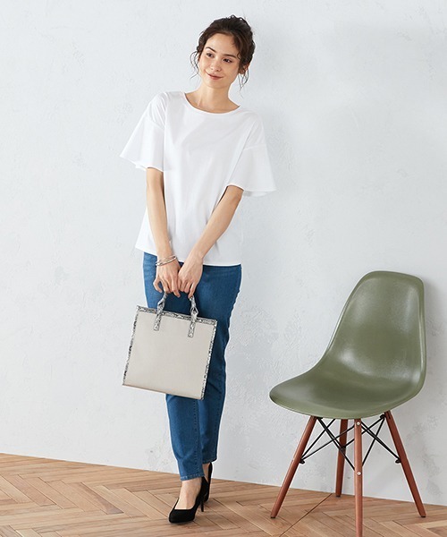 COMME CA ISM（コムサイズム）の「2WAY フレアスリーブ　Tシャツブラウス（Tシャツ/カットソー・レディース・ホワイト・MEDIUM/LARGE）」の4枚目の写真