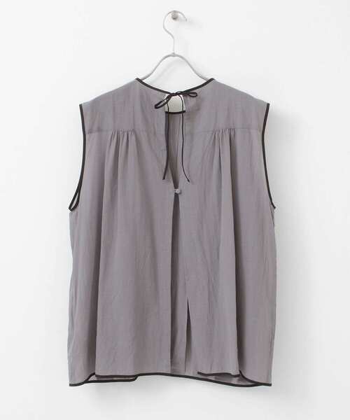 siiwa（シーワ）の「siiwa　コットンシルクタックブラウス（シャツ/ブラウス・レディース・オフホワイト/グレー・ONE）」の5枚目の写真