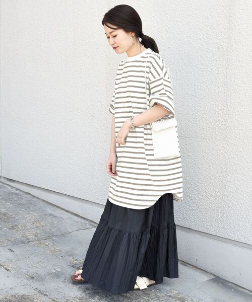 SHIPS（シップス）の「【WEB限定】ルーズシルエットボーダーTEE◇（Tシャツ/カットソー・レディース・ライトグレー/ネイビー/ブラック/オリーブ・LARGE/MEDIUM）」の7枚目の写真