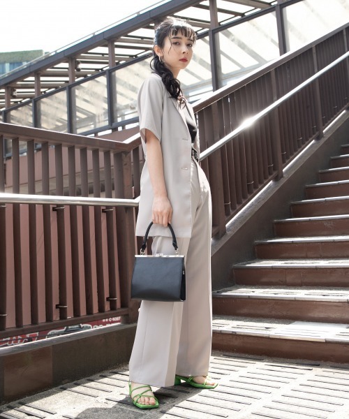 HARE（ハレ）の「ミニマルガマグチBAG(HARE)（ショルダーバッグ・レディース・ブラック/ブラック系その他・FREE）」の5枚目の写真