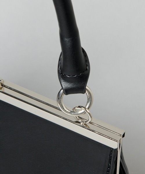 HARE（ハレ）の「ミニマルガマグチBAG(HARE)（ショルダーバッグ・レディース・ブラック/ブラック系その他・FREE）」の12枚目の写真