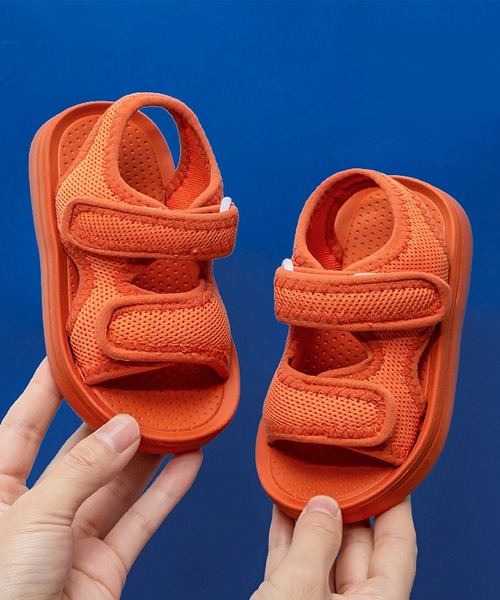 aimoha（アイモハ）の「【aimoha-KIDS-】ベルクロストラップスポーツサンダル (SS)（サンダル・キッズ・ピンク/ブラック/オレンジ/ベージュ・14/15 /23/20/21/22/19/18/16/17）」の4枚目の写真