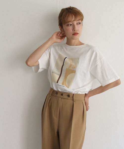 CLEIO（クレイオ）の「【CLEIO】ニュアンスアートプリントTシャツ（Tシャツ/カットソー・レディース・ベージュ/オフホワイト・FREE）」の3枚目の写真