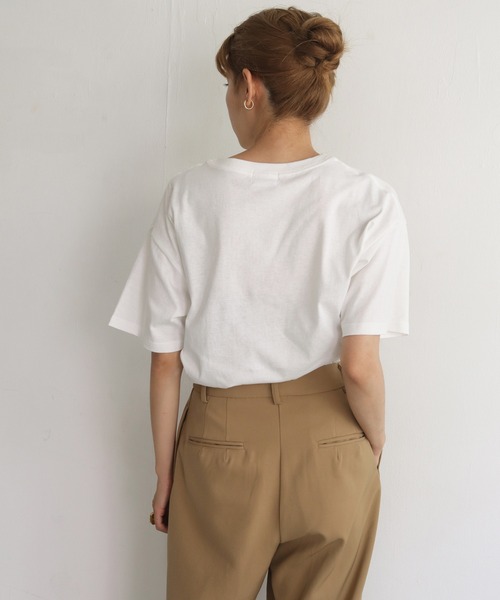 CLEIO（クレイオ）の「【CLEIO】ニュアンスアートプリントTシャツ（Tシャツ/カットソー・レディース・ベージュ/オフホワイト・FREE）」の5枚目の写真