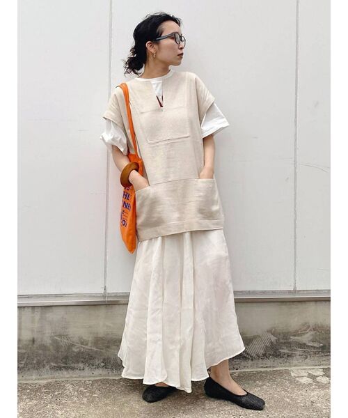 Ungrid(アングリッド)の「リネン混Vネックトップス(シャツ/ブラウス・レディース・アイボリー/ブラック・FREE)」の8枚目の写真