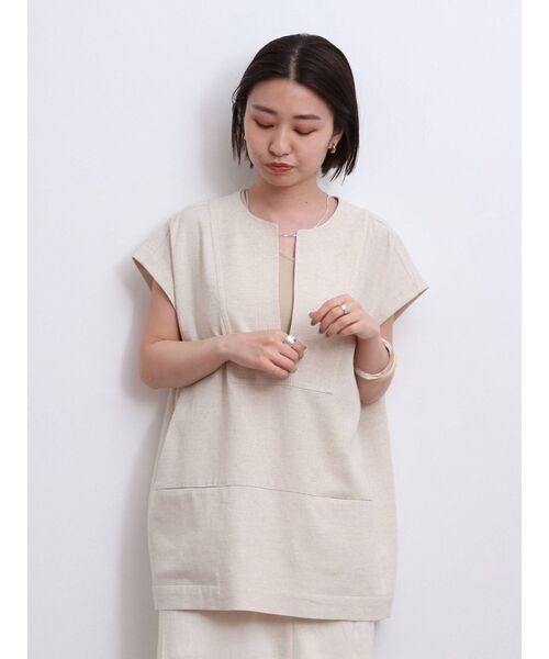 Ungrid(アングリッド)の「リネン混Vネックトップス(シャツ/ブラウス・レディース・アイボリー/ブラック・FREE)」の17枚目の写真