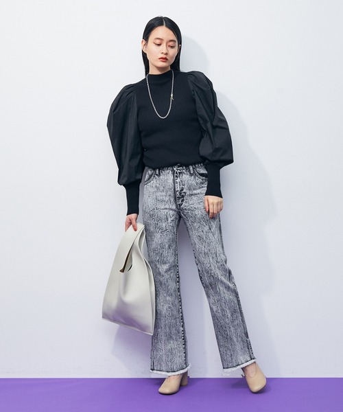 ADAM ET ROPE'（アダムエロペ）の「ファブリックコンビフォルムスリーブニット（ニット/セーター・レディース・ブラック/ベージュ・FREE）」の3枚目の写真