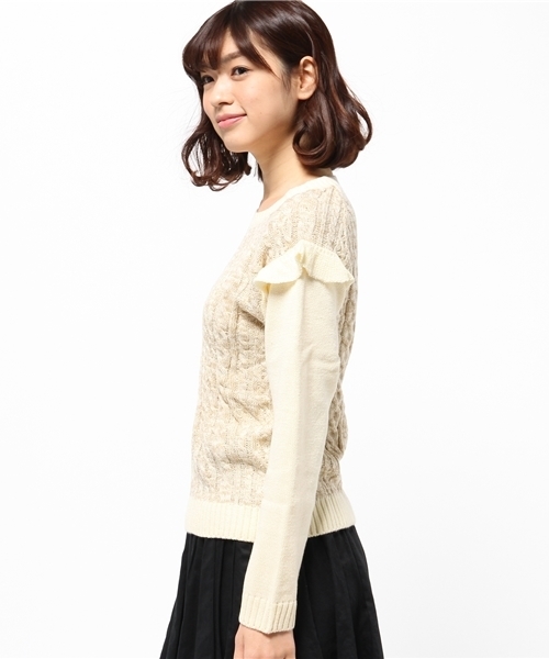 one after another NICE CLAUP（ワンアフターアナザーナイスクラップ）の「【ナイスクラップ】肩プリプリプルオーバー（ニット/セーター・レディース・アイボリー/グレー/サックスブルー・FREE）」の5枚目の写真