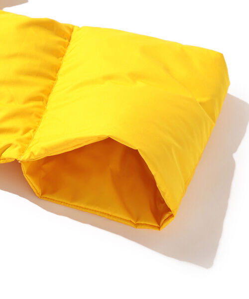 BEAMS（ビームス）の「BEAMS / リバーシブル ダウン マフラー（マフラー・メンズ・ホワイト/ブラック/ネイビー/イエロー・ONE SIZE）」の17枚目の写真