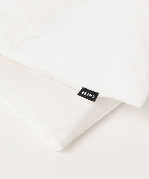 BEAMS（ビームス）の「BEAMS / リバーシブル ダウン マフラー（マフラー・メンズ・ホワイト/ブラック/ネイビー/イエロー・ONE SIZE）」の6枚目の写真