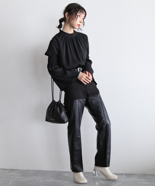 HARE（ハレ）の「シンセティックレザーキンチャクバッグ(HARE)（ショルダーバッグ・レディース・ブラック・FREE）」の15枚目の写真