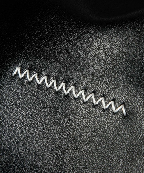 HARE（ハレ）の「シンセティックレザーキンチャクバッグ(HARE)（ショルダーバッグ・レディース・ブラック・FREE）」の3枚目の写真